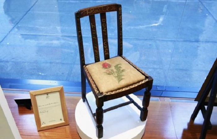 Rowling`s `Harry Potter` chair sells for bewitching $394,000